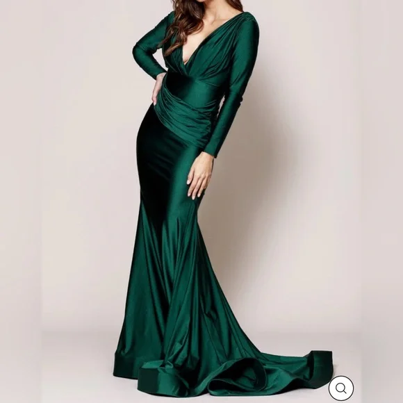 Sleek Long Formal Dress with Long Sleeves - PromGirl Emerald Green / 6